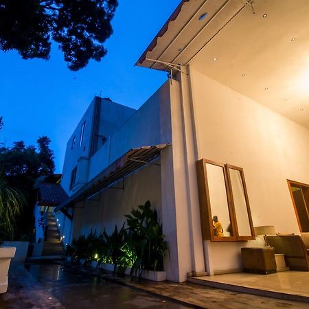 Sleek Hotel Kegalle Eksteriør billede