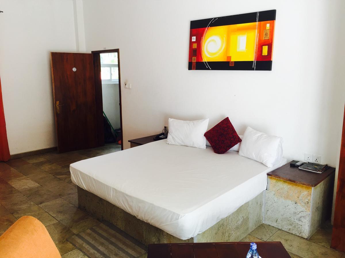 Sleek Hotel Kegalle Eksteriør billede